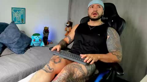 Snapshot of dave_max93 chatting on November 2025 02:44:01 PM DAVE MAX online show from November 2025 02:44:01 PM