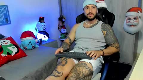 Snapshot of dave_max93 chatting on November 2025 02:47:02 AM DAVE MAX online show from November 2025 02:47:02 AM