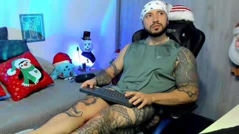 Snapshot of dave_max93 chatting on December 2025 02:28:01 AM DAVE MAX online show from December 2025 02:28:01 AM