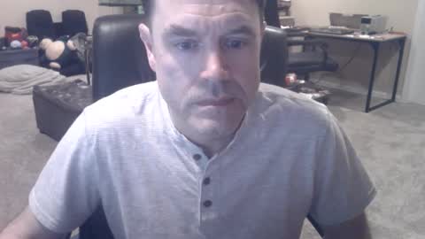 Snapshot of daved14u chatting on April 2026 05:46:02 AM daved14u online show from April 2026 05:46:02 AM