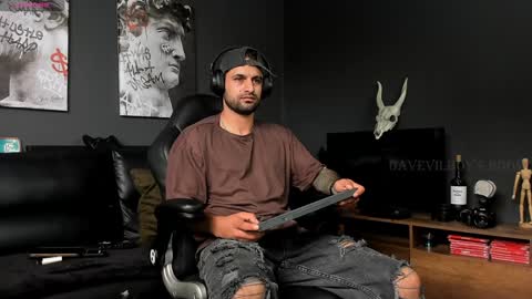 Snapshot of davevilboy chatting on December 2024 04:16:01 PM Daves online show from December 2024 04:16:01 PM