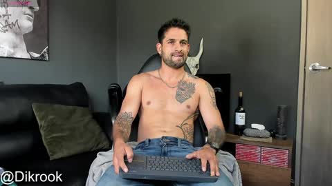 Snapshot of davevilboy chatting on January 2025 03:28:02 PM Daves online show from January 2025 03:28:02 PM