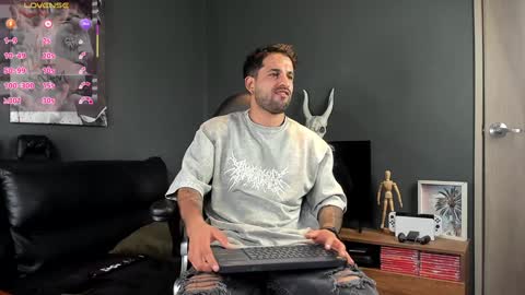 Snapshot of davevilboy chatting on February 2025 12:06:02 PM Daves online show from February 2025 12:06:02 PM