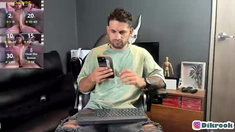 Snapshot of davevilboy chatting on February 2025 12:01:02 PM Daves online show from February 2025 12:01:02 PM