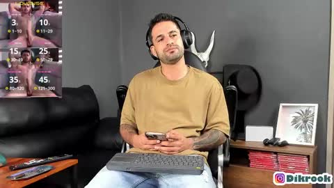 Snapshot of davevilboy chatting on March 2025 12:01:02 PM Daves online show from March 2025 12:01:02 PM