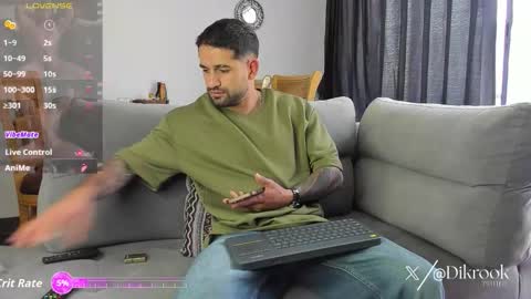 Snapshot of davevilboy chatting on October 2025 12:27:01 PM Daves online show from October 2025 12:27:01 PM