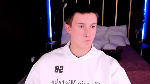 Snapshot of david__diamond chatting on October 2025 04:15:02 PM David online show from October 2025 04:15:02 PM