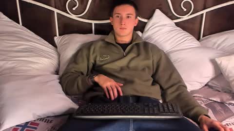 Snapshot of david__diamond chatting on October 2025 04:03:02 PM David online show from October 2025 04:03:02 PM