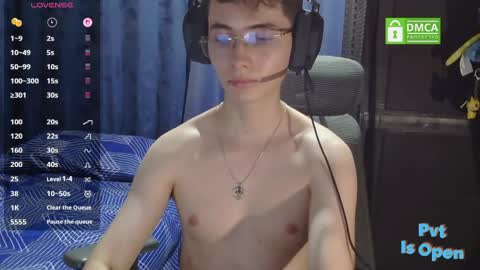Snapshot of david_colombian chatting on June 2026 01:33:01 AM ProgrammerBoy online show from June 2026 01:33:01 AM