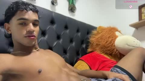 Snapshot of david_hot44 chatting on May 2026 06:53:01 AM david_hot44 online show from May 2026 06:53:01 AM