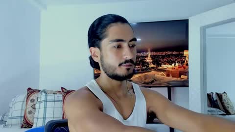 Hey im David that loves to explore and speak their fantasies. Very open talktative and nice. Feel free to chat with me online show from January 2026 12:16:01 AM