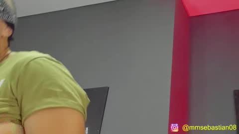 Snapshot of david_jons7 chatting on December 2025 11:46:01 PM David Jons online show from December 2025 11:46:01 PM