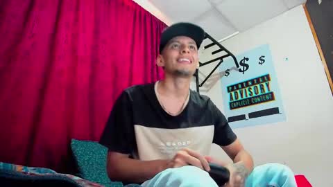 Snapshot of david_latin666_ chatting on October 2025 07:21:01 PM David online show from October 2025 07:21:01 PM