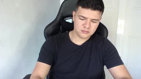 Snapshot of david_smit_ chatting on September 2025 03:49:01 PM david smit online show from September 2025 03:49:01 PM