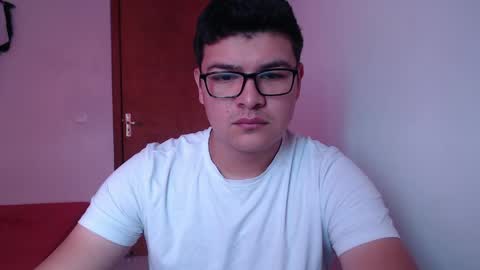 Snapshot of david_smit_ chatting on April 2026 03:50:01 PM david smit online show from April 2026 03:50:01 PM