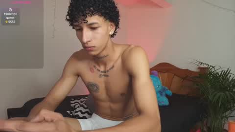 Estiven online show from March 2025 10:04:02 PM