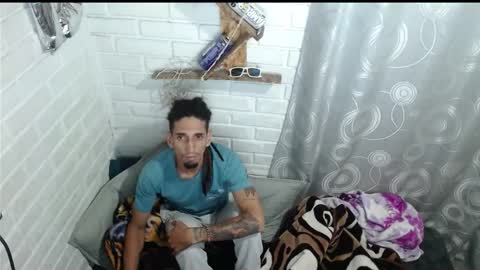 Snapshot of davils12 chatting on January 2025 07:25:01 AM DAVILS online show from January 2025 07:25:01 AM