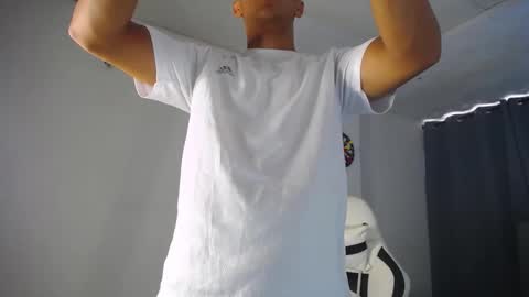 Snapshot of davisito7 chatting on December 2024 03:00:01 PM David Angel online show from December 2024 03:00:01 PM