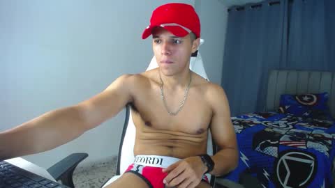 Snapshot of davisito7 chatting on February 2025 04:05:01 AM David Angel online show from February 2025 04:05:01 AM