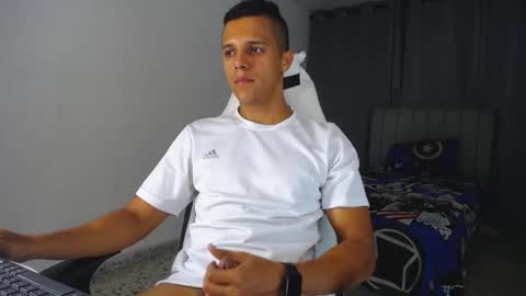 Snapshot of davisito7 chatting on March 2025 06:50:02 AM David Angel online show from March 2025 06:50:02 AM