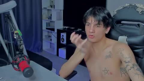 davis online show from September 2025 04:12:02 AM