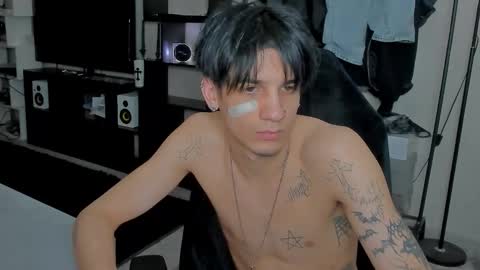 Snapshot of davisross chatting on March 2026 11:04:01 PM davis online show from March 2026 11:04:01 PM