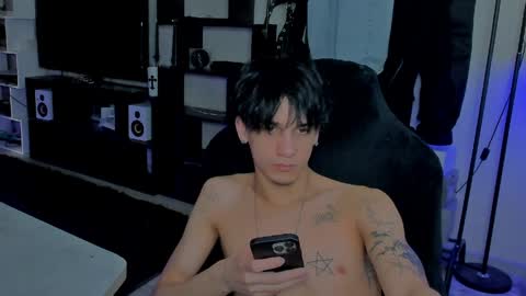 Snapshot of davisross chatting on April 2026 01:33:02 PM davis online show from April 2026 01:33:02 PM