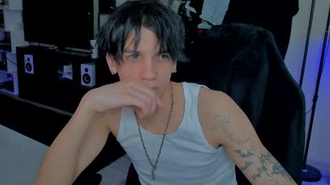 Snapshot of davisross chatting on April 2026 05:25:01 PM davis online show from April 2026 05:25:01 PM