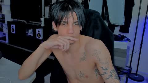 Snapshot of davisross chatting on April 2026 10:56:02 PM davis online show from April 2026 10:56:02 PM