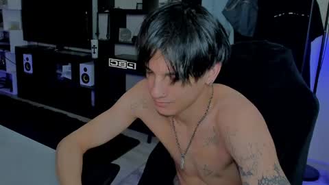 Snapshot of davisross chatting on April 2026 05:10:02 AM davis online show from April 2026 05:10:02 AM