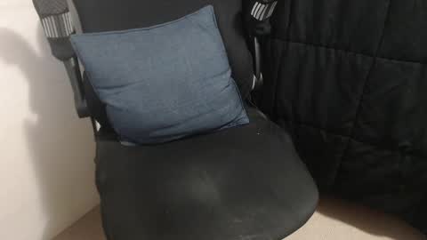 Snapshot of davselfs chatting on April 2026 11:40:02 AM dav online show from April 2026 11:40:02 AM