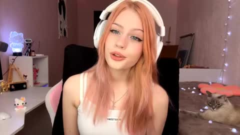 Snapshot of dawnawiand chatting on April 2026 12:29:02 PM Mili online show from April 2026 12:29:02 PM