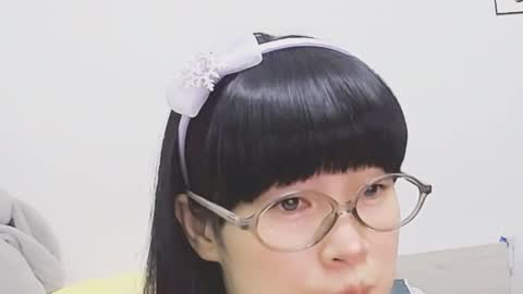 Snapshot of dawnlove22 chatting on March 2026 05:18:01 AM Mita online show from March 2026 05:18:01 AM