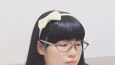 Snapshot of dawnlove22 chatting on April 2026 04:22:01 AM Mita online show from April 2026 04:22:01 AM