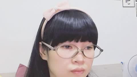 Snapshot of dawnlove22 chatting on April 2026 04:39:02 AM Mita online show from April 2026 04:39:02 AM