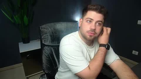 Snapshot of daxgreer chatting on April 2026 04:22:01 AM DaxGreer online show from April 2026 04:22:01 AM