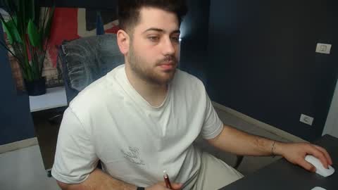 Snapshot of daxgreer chatting on April 2026 05:01:02 AM DaxGreer online show from April 2026 05:01:02 AM