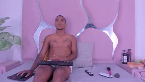 Snapshot of daylesandharry chatting on October 2025 12:59:02 PM daylesandharry online show from October 2025 12:59:02 PM