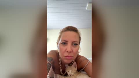 Snapshot of dayoff592388 chatting on April 2026 03:13:01 PM dayoff592388 online show from April 2026 03:13:01 PM