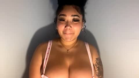 Snapshot of dayqueen1 chatting on April 2026 11:46:02 AM dayqueen1 online show from April 2026 11:46:02 AM