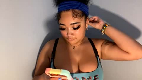 Snapshot of dayqueen1 chatting on April 2026 05:32:02 PM dayqueen1 online show from April 2026 05:32:02 PM