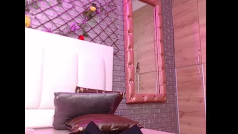 Snapshot of dayse_martinez chatting on March 2025 03:53:01 PM Dayse online show from March 2025 03:53:01 PM