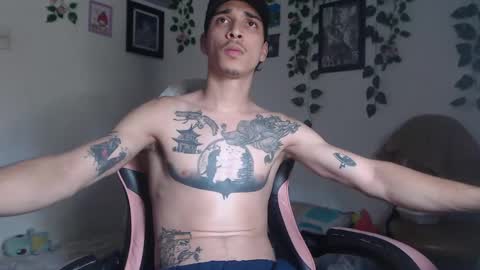 Snapshot of dazzayyy chatting on December 2024 08:36:02 PM dazzayy online show from December 2024 08:36:02 PM