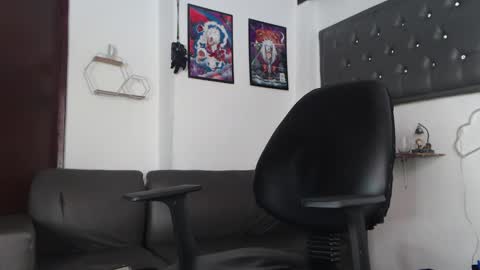 Snapshot of dazzayyy chatting on February 2025 06:12:01 PM dazzayy online show from February 2025 06:12:01 PM