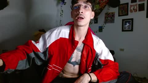 Snapshot of dazzayyy chatting on April 2026 11:53:01 PM dazzayy online show from April 2026 11:53:01 PM