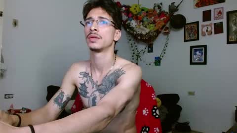 Snapshot of dazzayyy chatting on April 2026 04:37:01 AM dazzayy online show from April 2026 04:37:01 AM