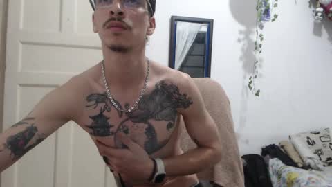Snapshot of dazzayyy chatting on April 2026 02:10:01 AM dazzayy online show from April 2026 02:10:01 AM