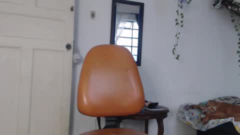 Snapshot of dazzayyy chatting on May 2026 12:11:02 PM dazzayy online show from May 2026 12:11:02 PM