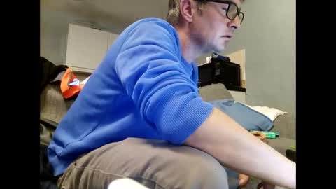 Dazzill online show from October 2025 10:42:01 PM