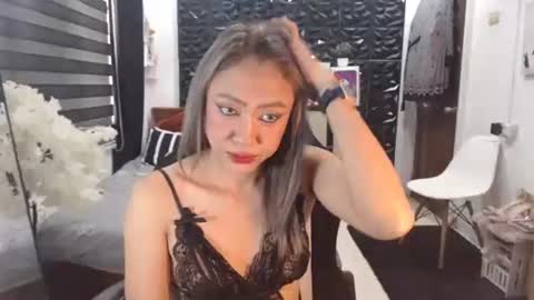 Snapshot of dazzlinglady44 chatting on March 2026 01:34:02 AM stephaniechim online show from March 2026 01:34:02 AM